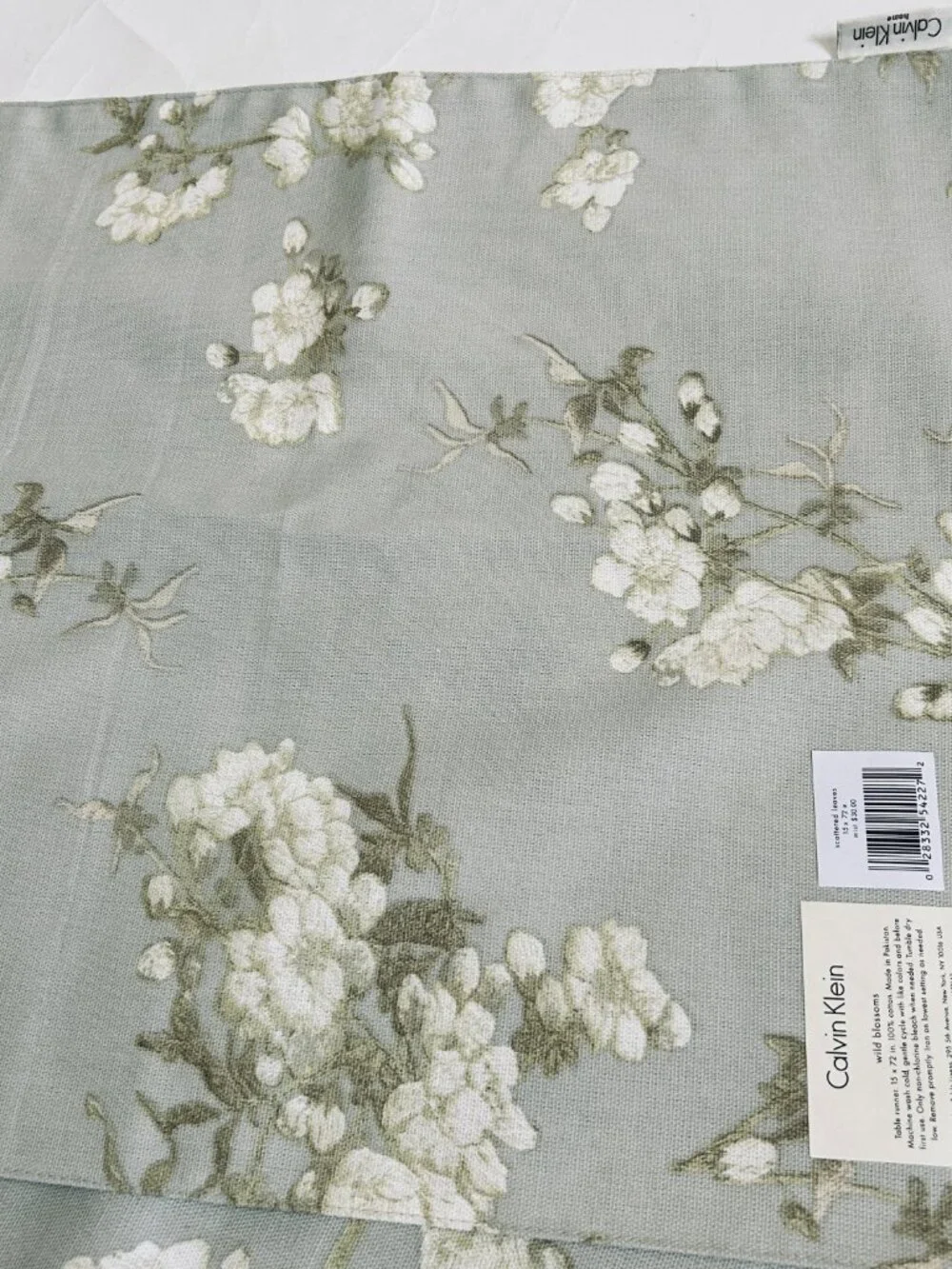 Calvin Klein Wild Blossom table runner sage green 100% cotton 15